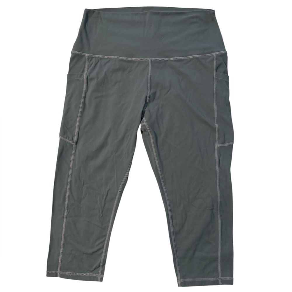 Sage green High-Waisted capri Leggings